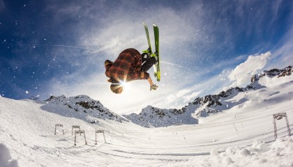 ky体育-战术演练：教练线上解密战术部署，战术训练网